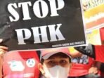 ramai-demo-pekerja-minta-dipekerjakan-kembali-kadisnaker-tak-tahu_m_297774